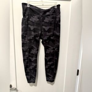 Gap fit leggings - size L